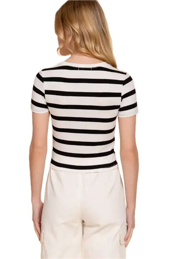T13970OFFWHITEBLACK_4 Background Removed.webp