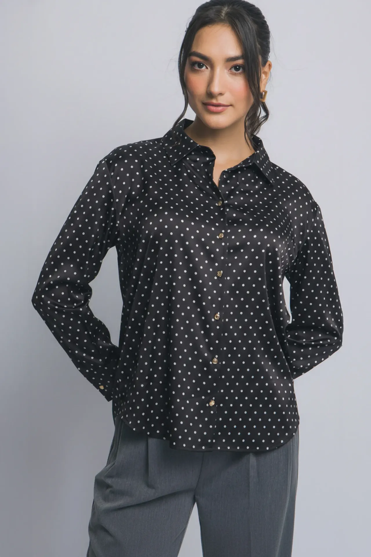 10451TN Polka Dot Satin Spread Collar Shirt (Black, S)